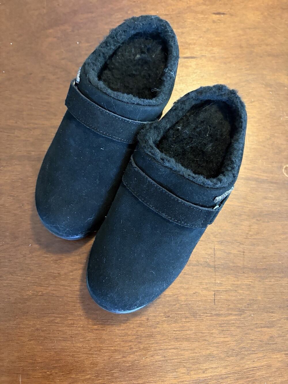 Bearpaw Clogs Black sz 6